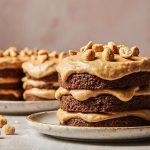 کیک رژیمی با جو دوسر و کره بادام زمینی